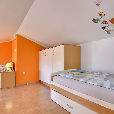Schones Mit Meerblick In Strandnahe Apartment Medulin