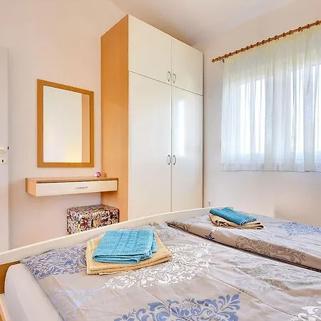 Schones Mit Meerblick In Strandnahe Apartment