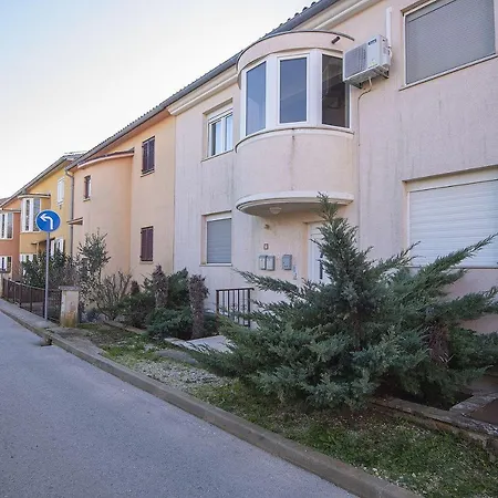 Schones Mit Meerblick In Strandnahe Apartment